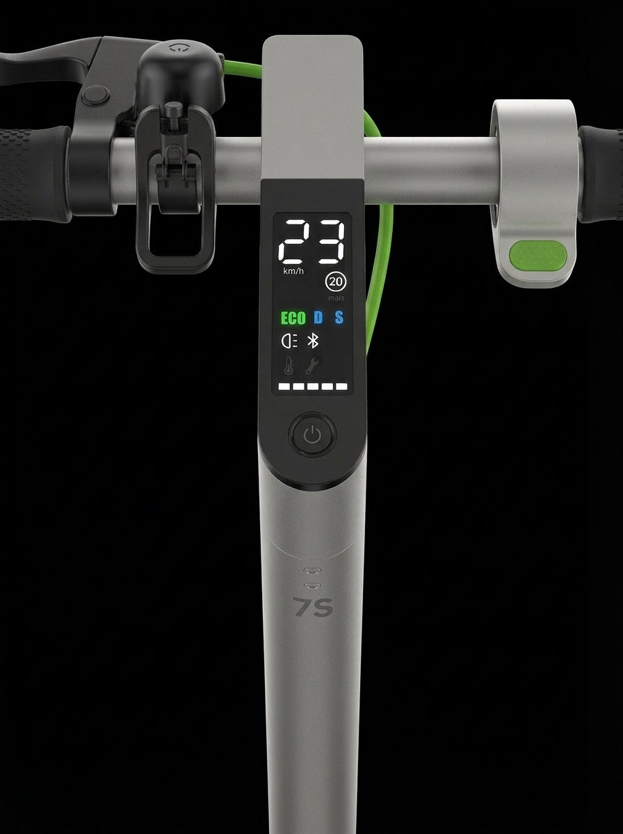 HAZEL 1.0 electric scooter handlebar display showing speed, battery level and riding mode – electric scooter range per charge